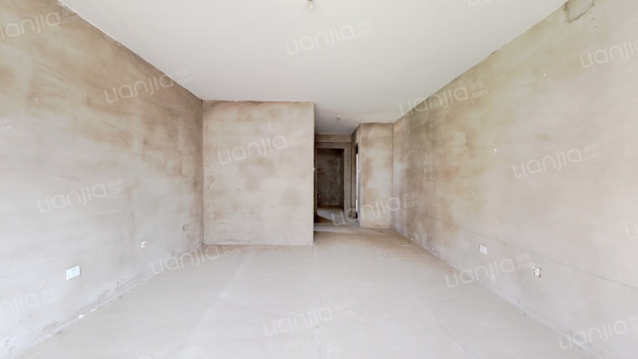 房子七十年产权    集中供暖  中间楼层-卧室C