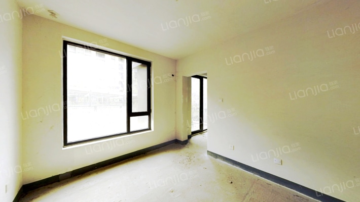 理想湾一层带80平小院，*位置,全天无遮挡。-卧室C