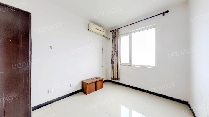 位于华阳路，交通方便 配套齐全  带装修-卧室A