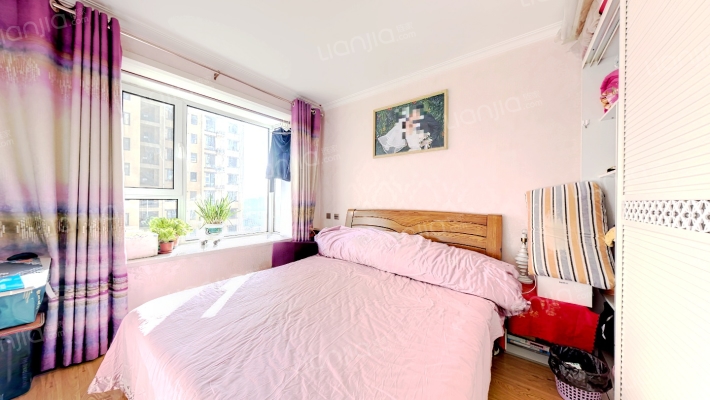 香邑溪谷，精装自住全阳两居室，中高楼层，视野开阔.-卧室A