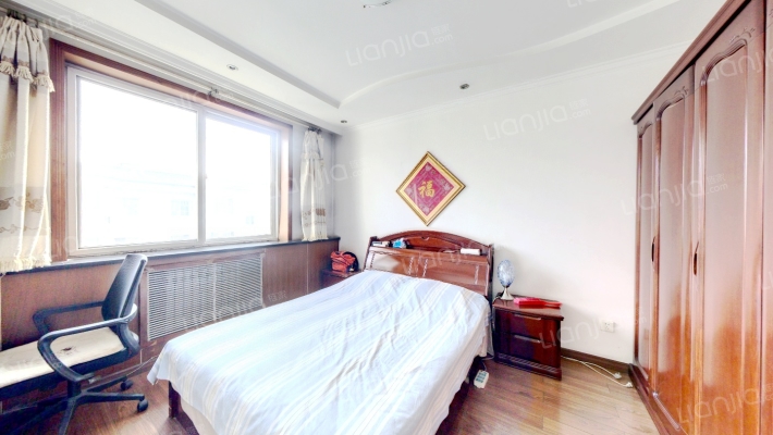 朝阳路旁 水乡园南北通透两居室  带阁楼地下室-卧室B