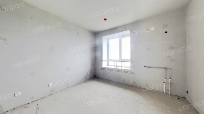 此房毛坯随意装修交通便利配套设施齐全-卧室B