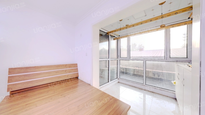 70年产权，低楼层上下方便，生活方便。-卧室B