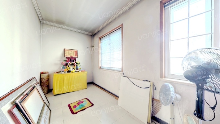 钻石广场旁占地两亩独栋别墅出售-卧室I