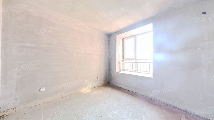 70年大产权   中间楼层   前排无遮挡....-卧室B