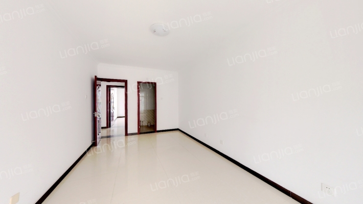 此房房本满五，南北双通透户型，公摊面积小-卧室B