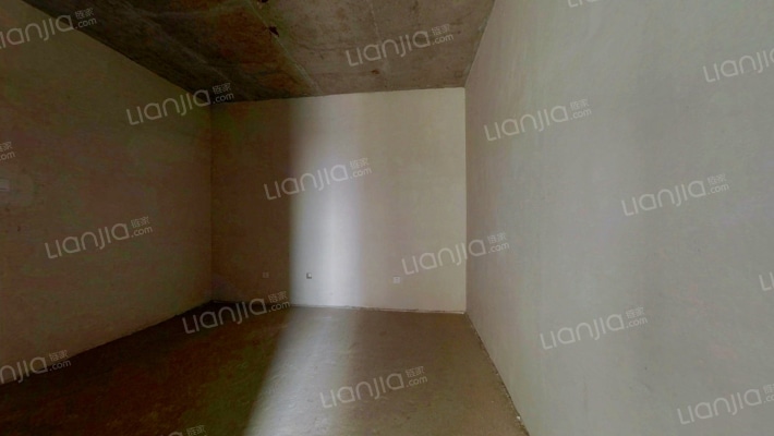 本房为经典全南两居户型，格局方正，小区中间位置-卧室A