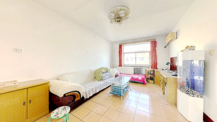 清凉寺南北通透两居 出行方便 房本满-客厅