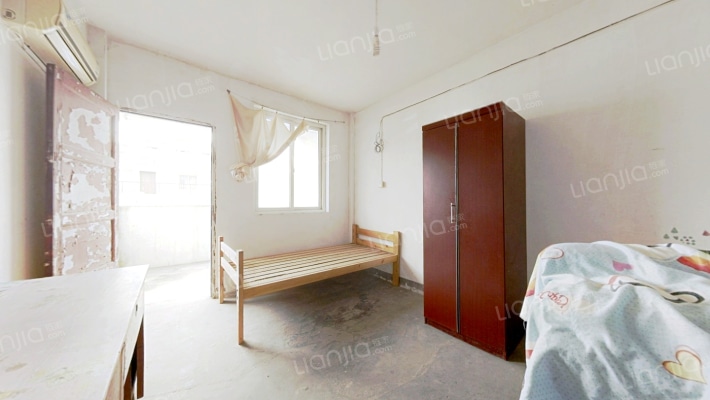 七街旁，配套完善，新市立医院，大型商场等配套-卧室A
