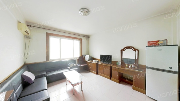 满五唯一税费低，南北通透，无公摊-客厅