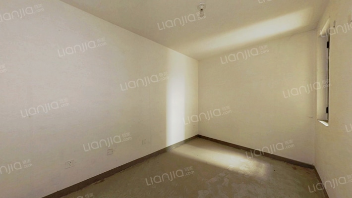 经典三居，户型方正，房本满二，采光视野好-卧室A