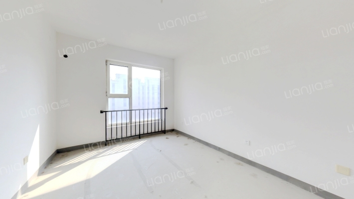 此房南北通.采光好.密码开门看房.价格可谈..税费低-卧室C