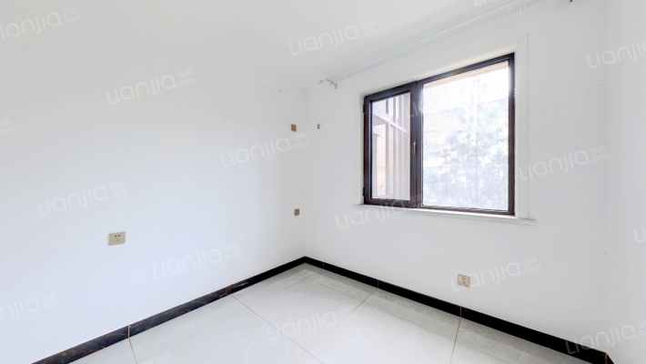 华阳路天伦湾嘉园，小区环境优美，集中供暖三居室。-卧室A