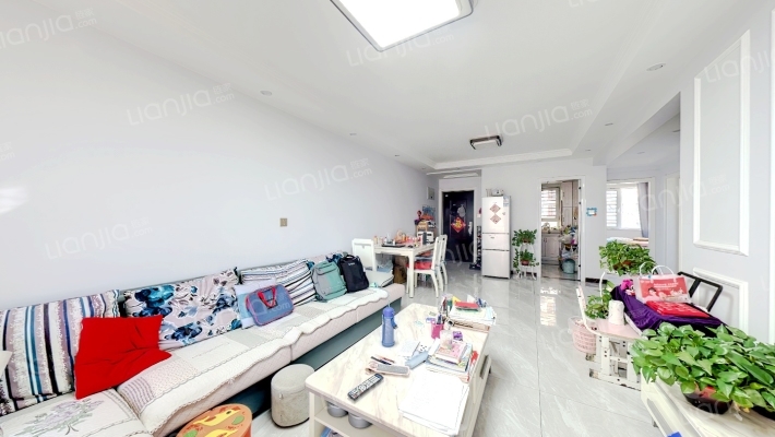 南北通透，全天采光视野开阔，小区环境好，交通便利-客厅