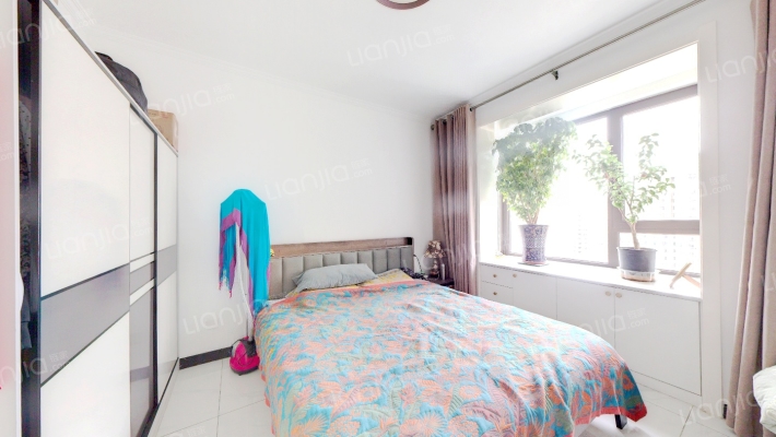 天伦湾馨园 精装三居室 家具家电全带 拎包入住-卧室A