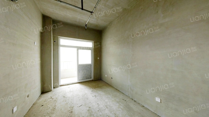 名流美域 三面朝南 房本满二 产权清晰  随时过户-卧室A