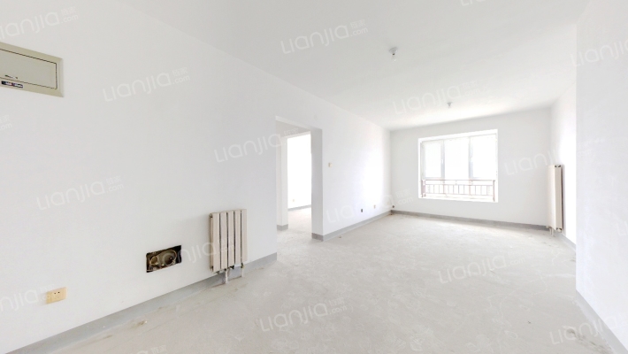 华阳路 理想城带拐角飘窗朝南两居满五税低-客厅