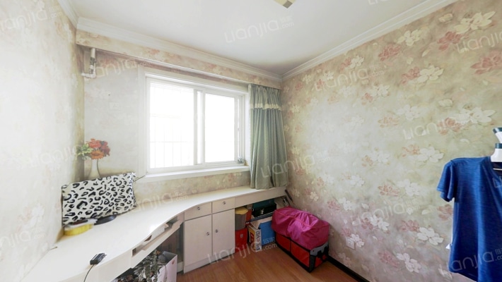 范阳路矿山局家属院精装温馨舒适大三居-卧室A