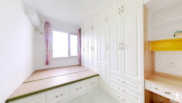 翔天万和城 精装大三居 带车位带地下室-卧室A