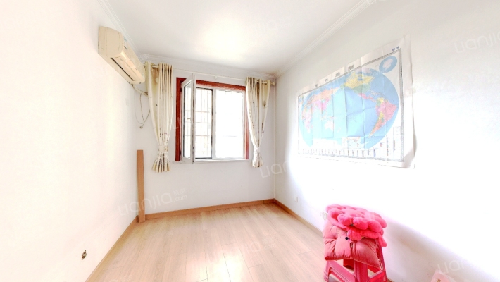 户型通透， 一梯两户， 交通便利-卧室C