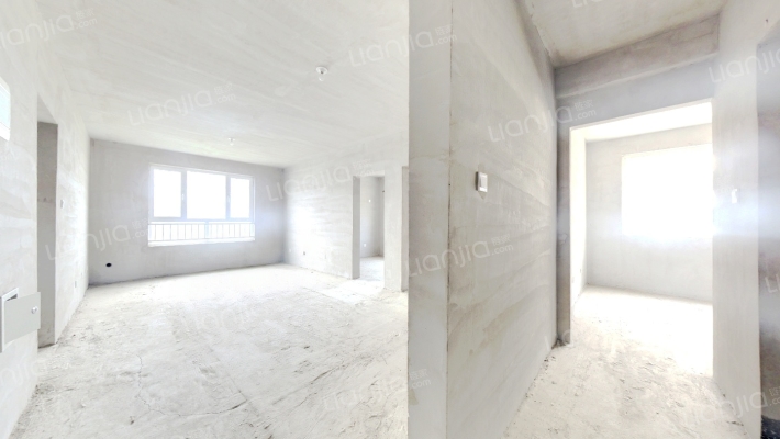 名流美域 南北通透三居室 中间楼层 房本满二-客厅