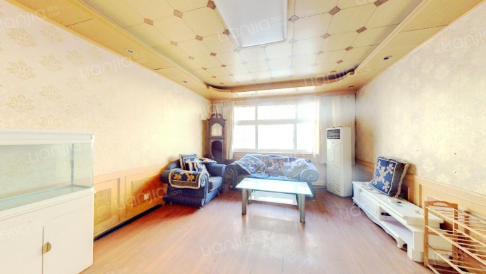 开发区槐林新村三阳开泰南北通透三居满五唯一税费低-客厅