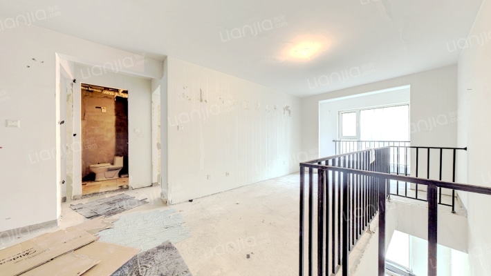 K2狮子城北区 6室2厅 南 北-客厅