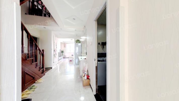 华泰豪庭 4室2厅 南 北-餐厅