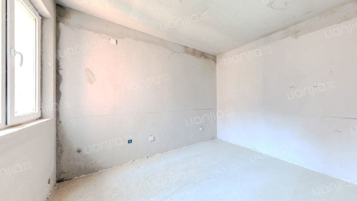 业主诚意出售，价钱可谈，看房方便。-卧室A