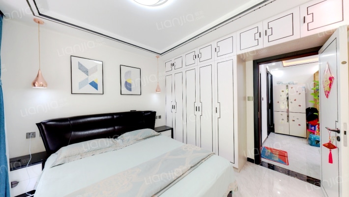 精装修全阳两居，品质小区，品牌家具家电。-卧室A