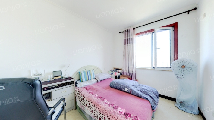 出门繁华地段，就医方便，生活便利，838沿线-卧室B