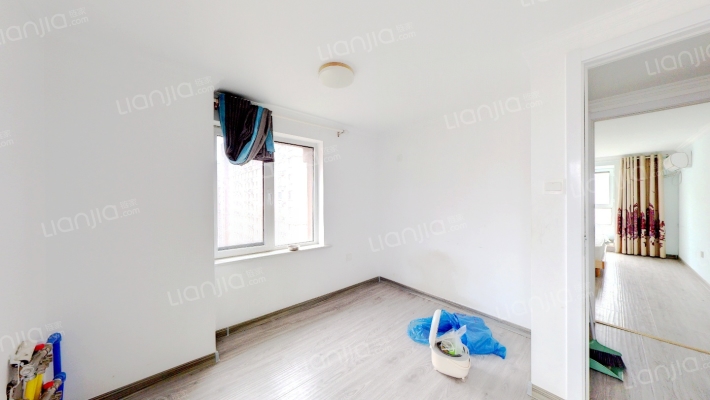 精装修，拎包入住，户型方正，视野开阔，采光充足-卧室D