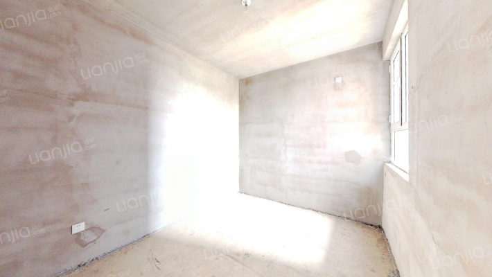 花园社区，绿化多，全南向两居，采光好，诚意出售。-卧室A