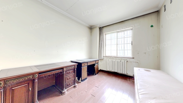 市区  独栋别墅  配套齐全  医院旁-卧室D