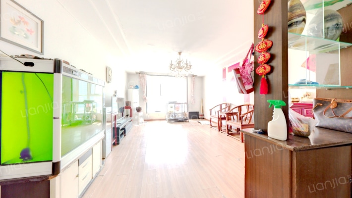 户型设计合理，南北通透，小区位置佳-客厅