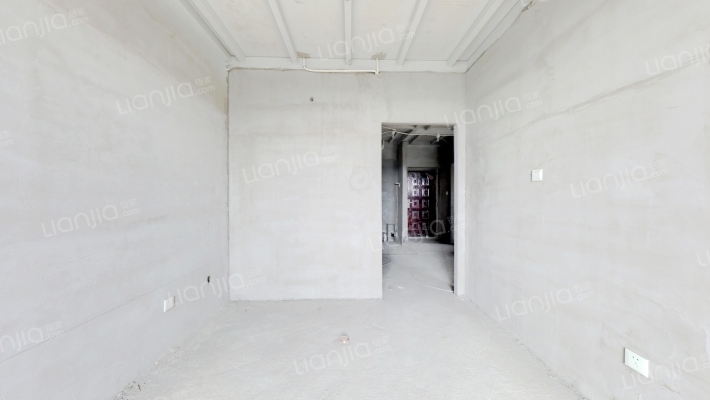 业主诚意出售，毛坯复式，楼层好，可以随意装。-卧室A