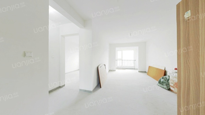 【狮子城】南北通透三居，高楼层采光好，视野宽阔。-客厅