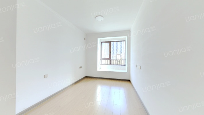 樾府国际 精装三居 带大阳台 三阳开泰通风好 有钥匙-卧室C