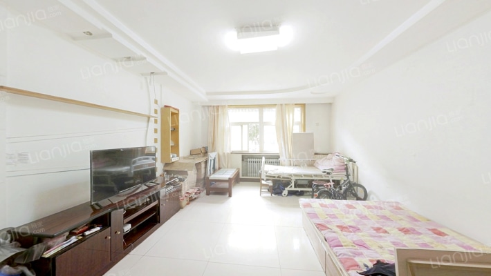 华阳路建行家属院南北通透大四居，房本满二年。-客厅