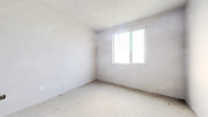 此房满五唯一，三跃四层叠拼，毛坯房，有车位-卧室A