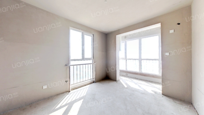 满五年唯一住房，毛坯房，中高层，视野开阔-卧室B