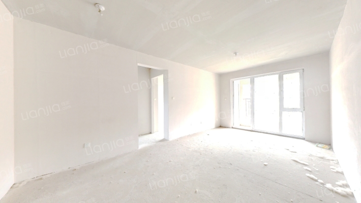 房子是南北通透的，中间楼层，采光没有遮挡。-客厅