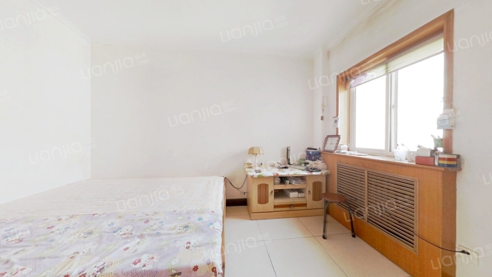 政法街旁精装修两居室出售南北通透户型号-卧室B