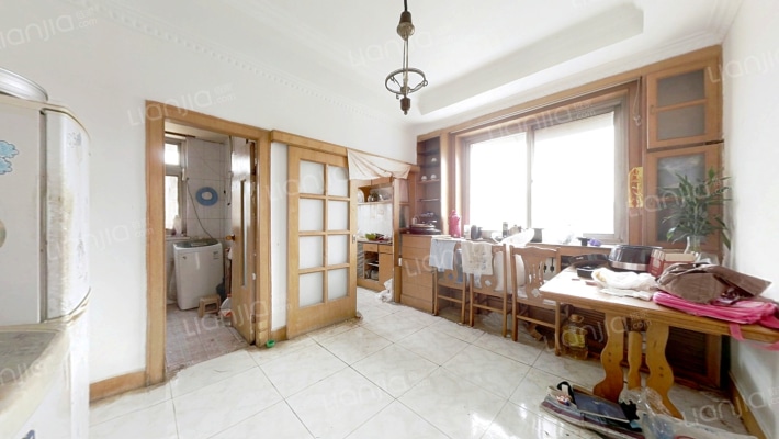 东兴小区利好房源值得拥有，业主诚心出售-餐厅