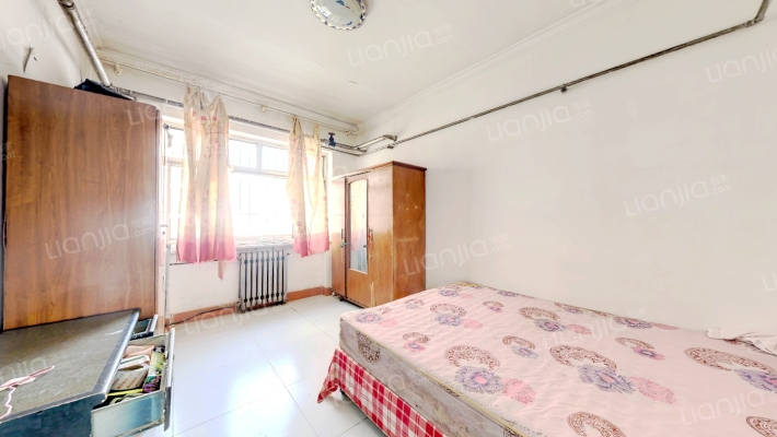 此房本满五年，采光充足，视野宽阔，地理位置好-卧室A