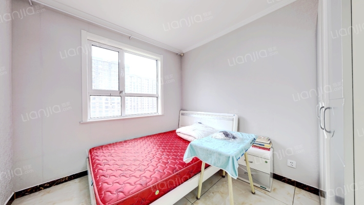 精装修 南北通透三居，楼间距大 70年产权-卧室B