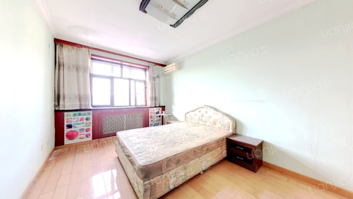 南北通透，大四居，集体供暖，一层一户-卧室B