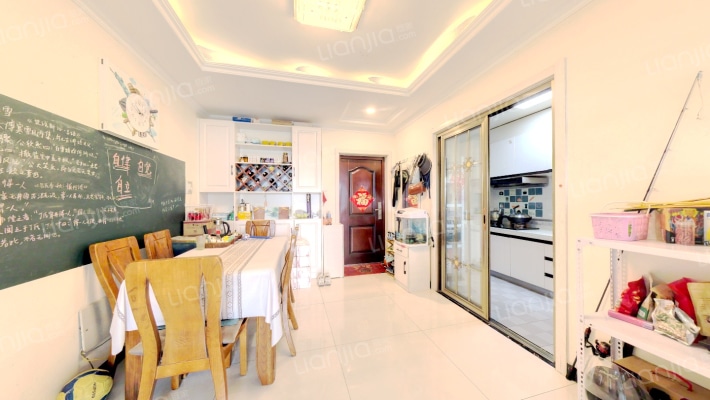 钻石广场 2室2厅 南-餐厅