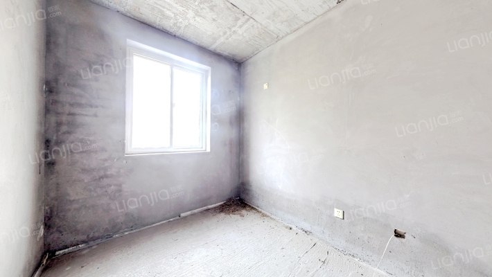 电梯洋房，一梯两户，公摊小，满五年税费少-卧室C