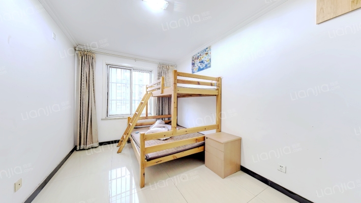 此房房本满五 属于开发区户口 离双语近，离惠友钻石近-卧室A